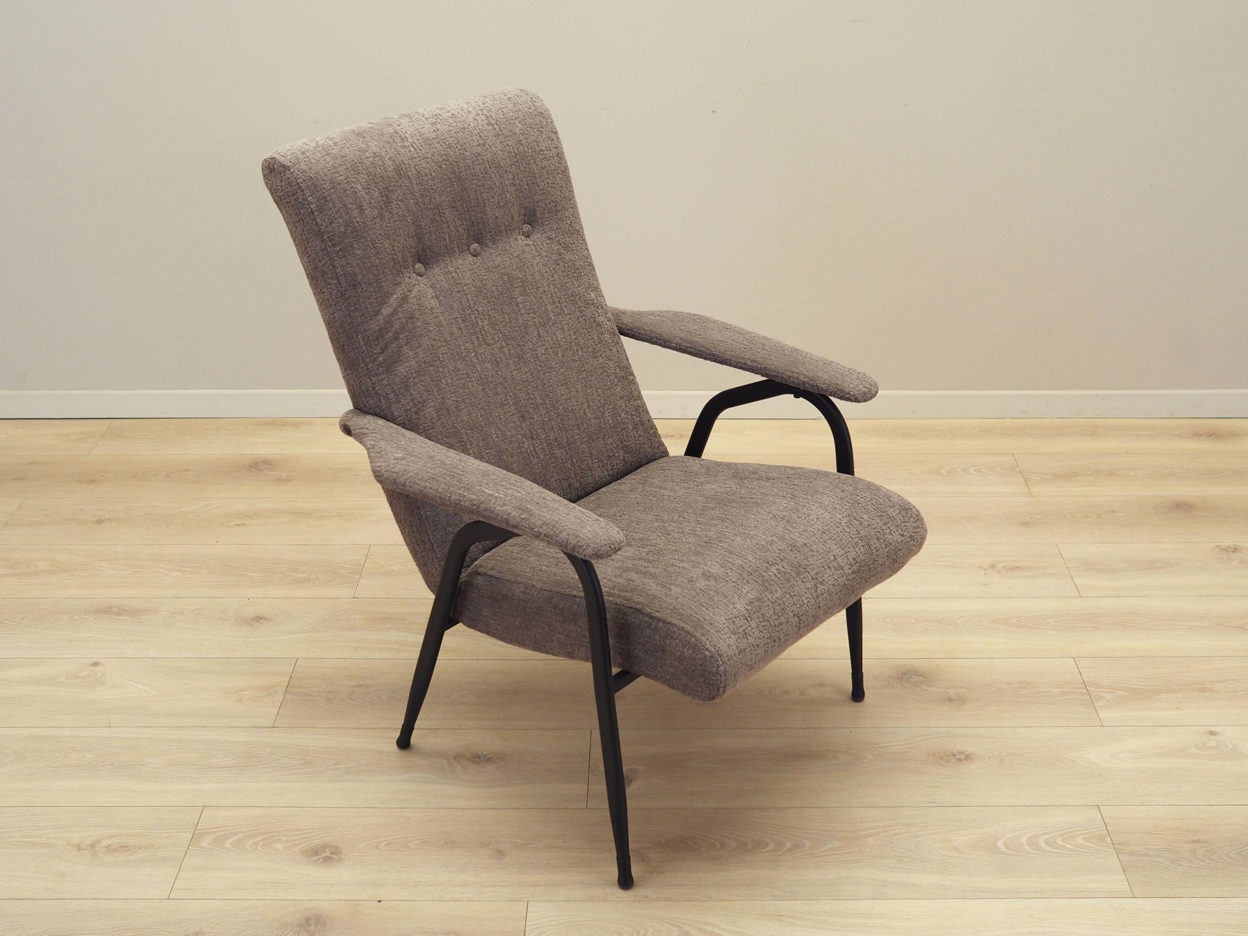 Fauteuil gris, design italien, années 1970, production : Italie