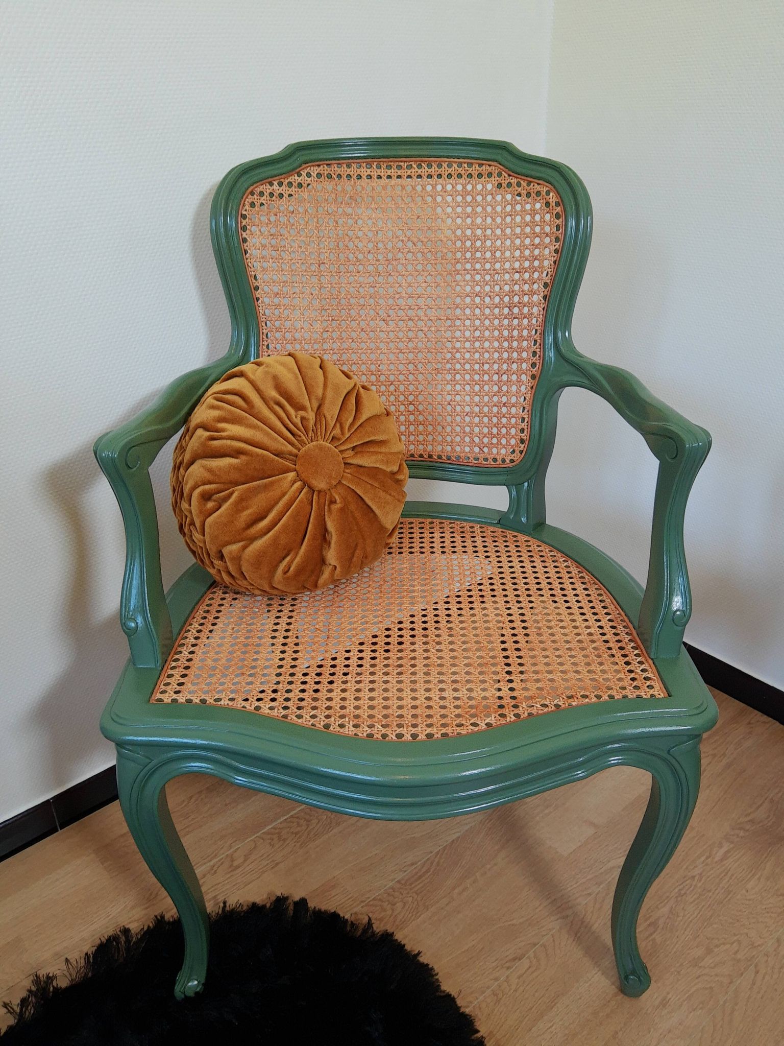 Restyled canned convertible armchair