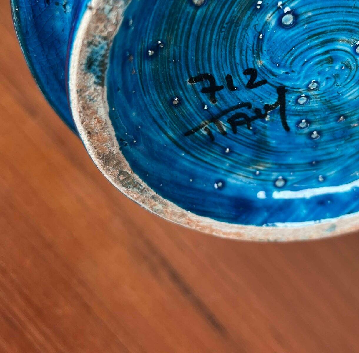 Mid-century Italian pottery vase from the Rimini Blu studio by Aldo Londi for Bitossi, 1960s.