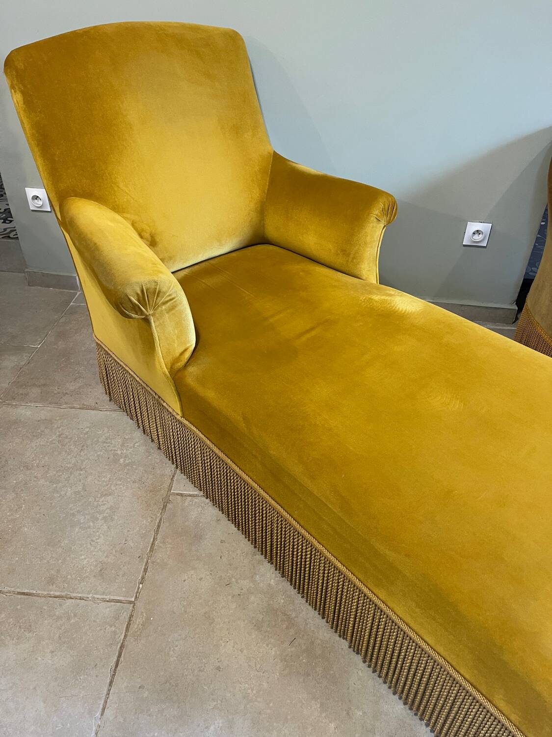 Golden velvet daybed