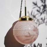 Suspension glass of pale pink clicy