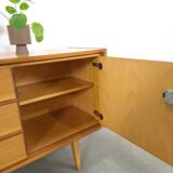 Mid-century notenhout fineer dressoir met 3 lades