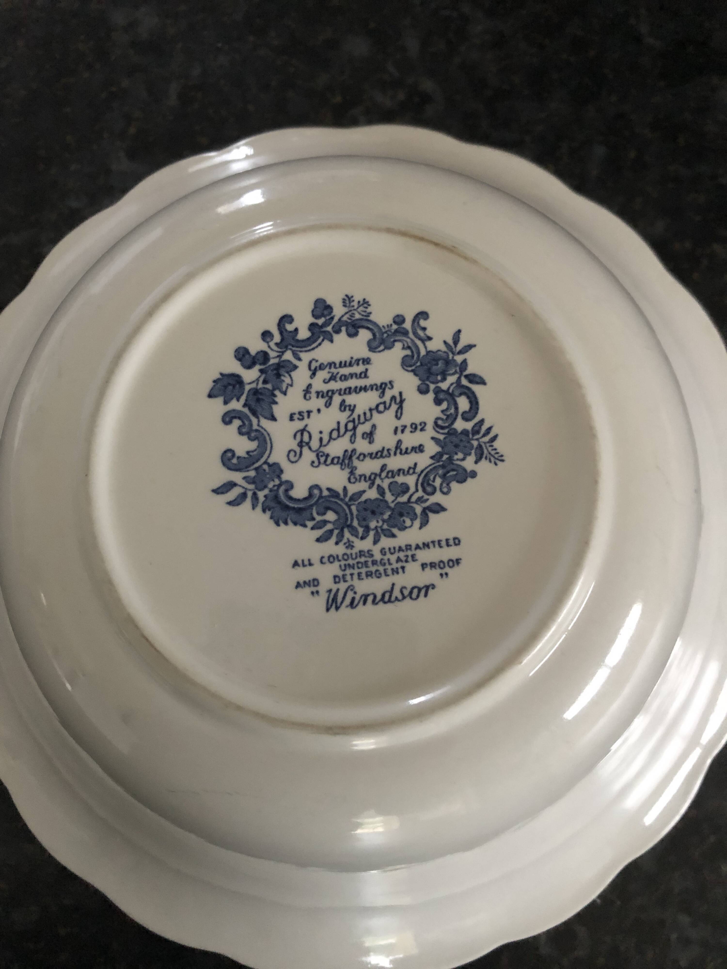 Staffordshire Ridgway porcelain salad bowl or dish model Windsor