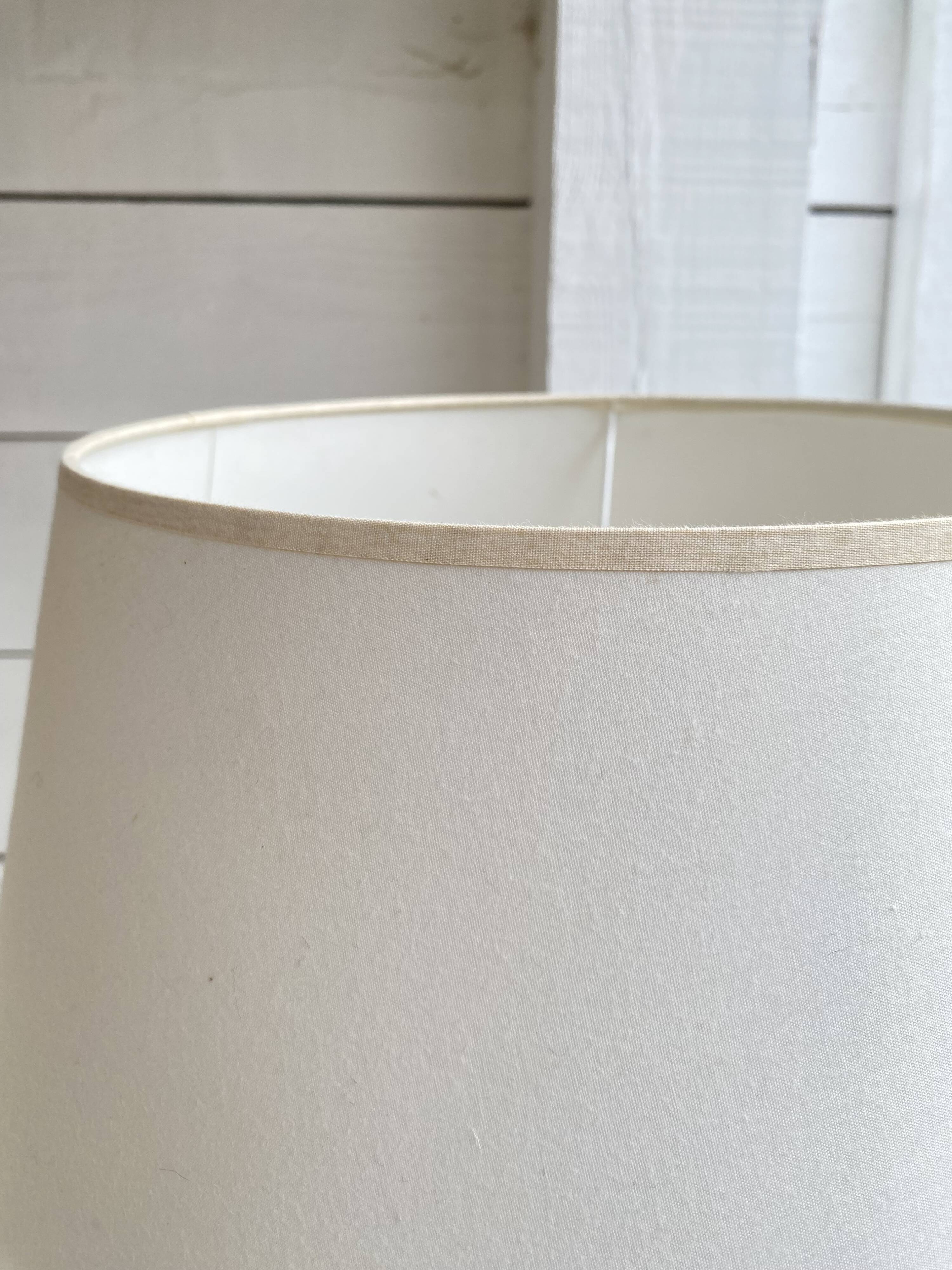 Earthenware lamp, fabric cable, fabric lampshade