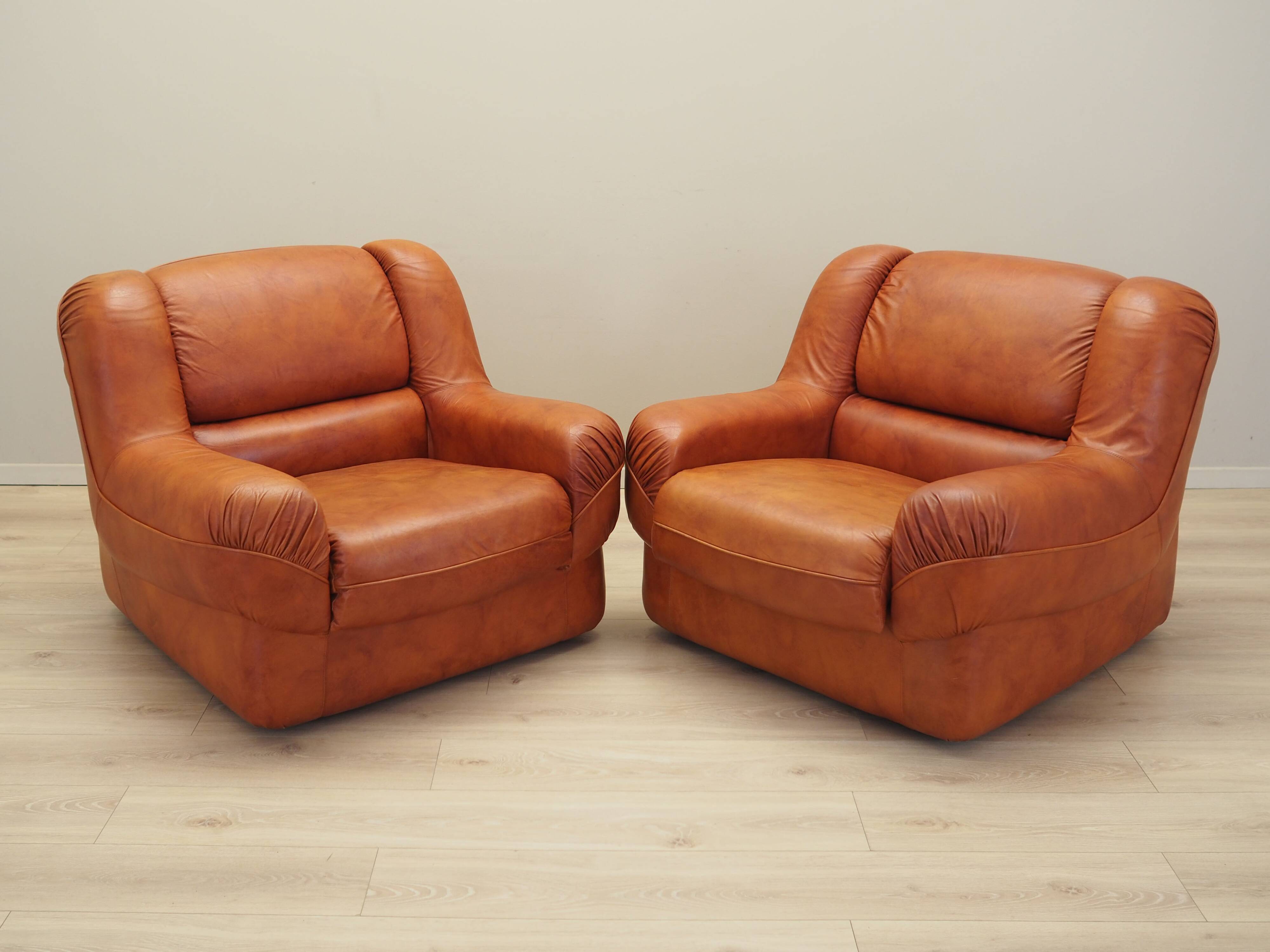 Fauteuil orange, design italien, années 1970, fabricant : Mimo Padova