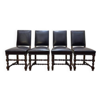Suite de 4 chaises de style Louis XIII en cuir