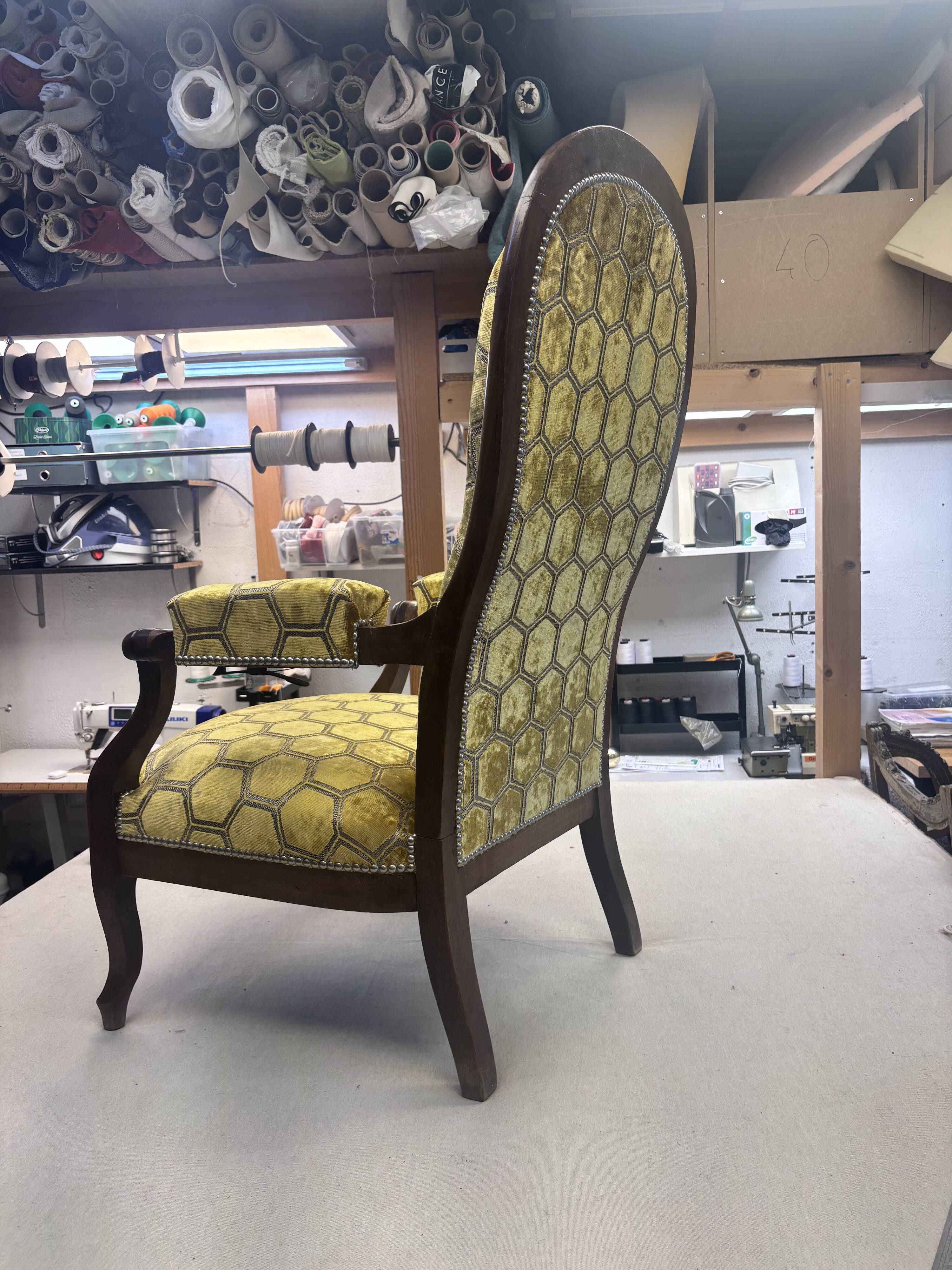 Voltaire armchair with a rack mechanism