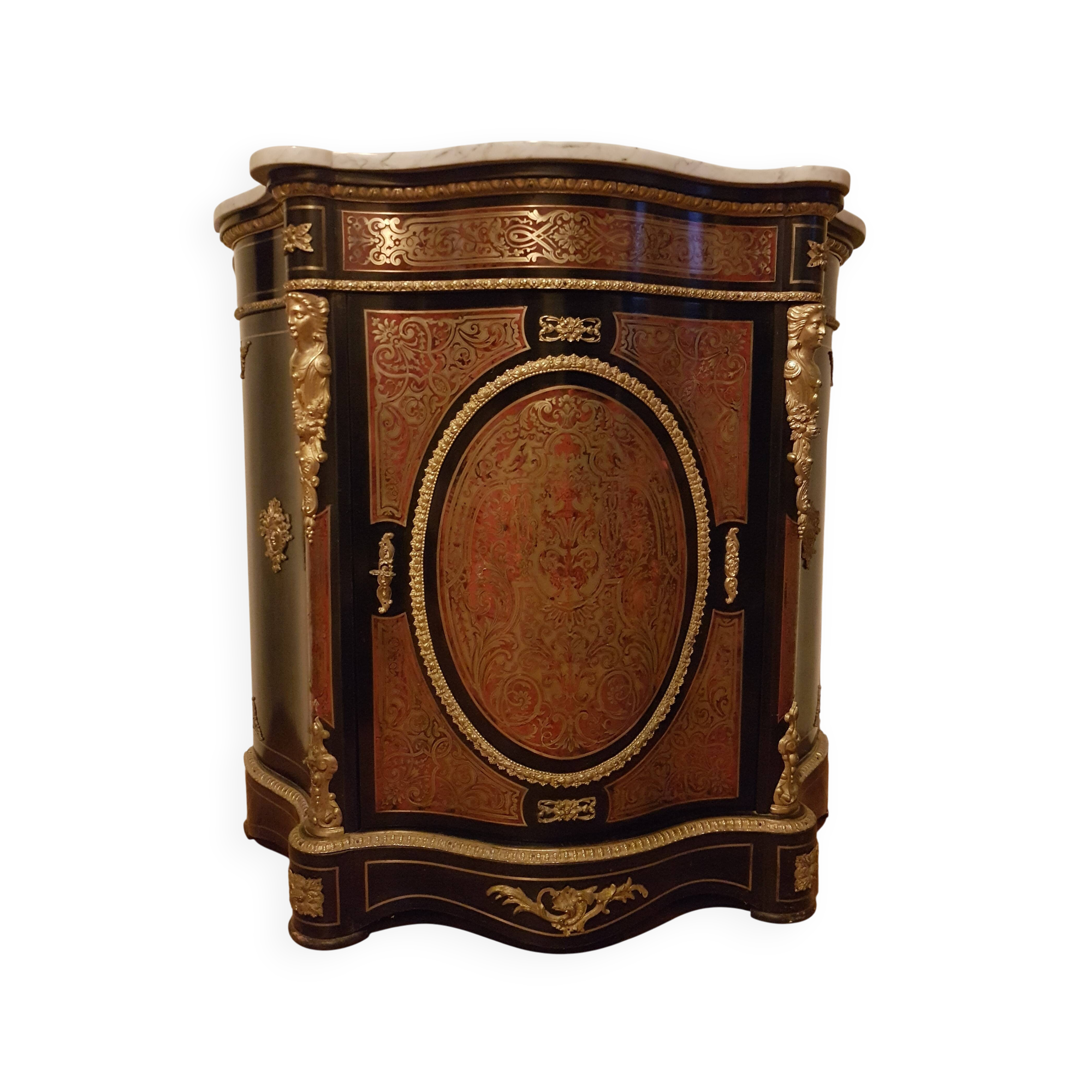 Authentic chest of drawers