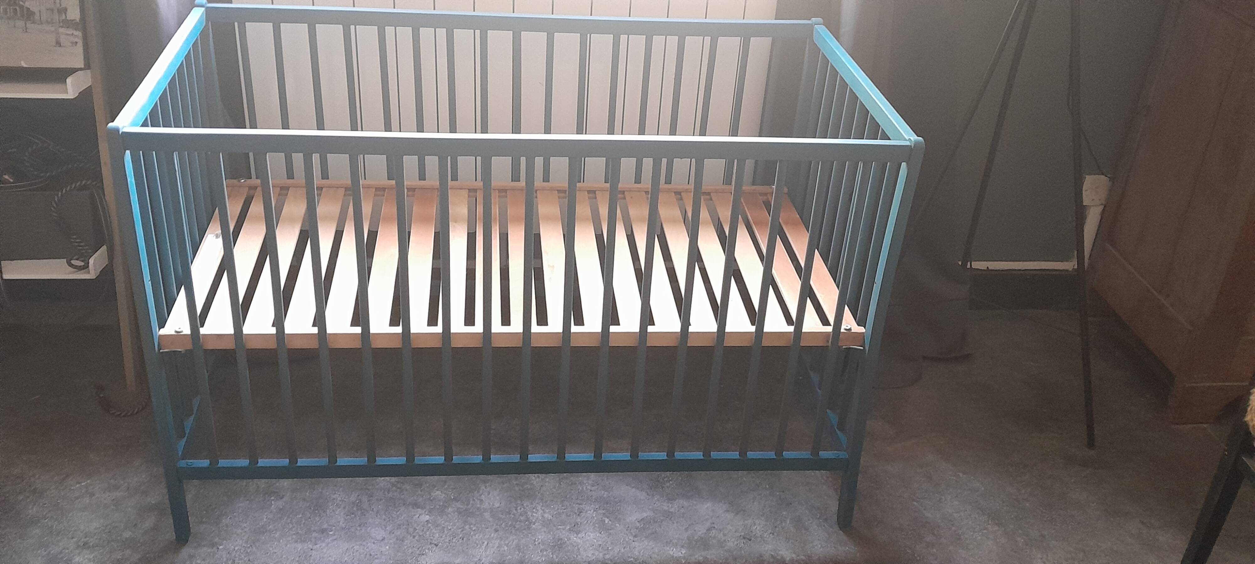 Cot bed
