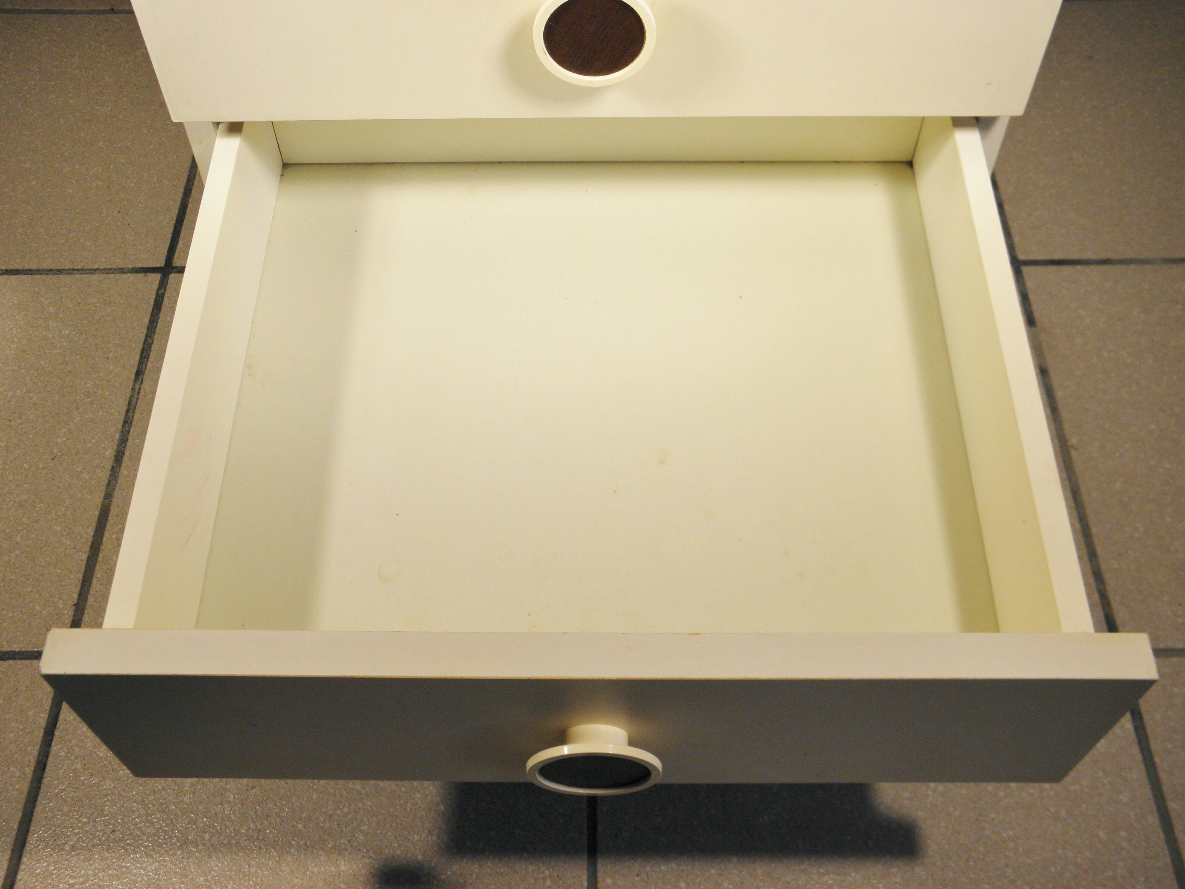 Table de chevet design années 70