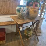Folding table