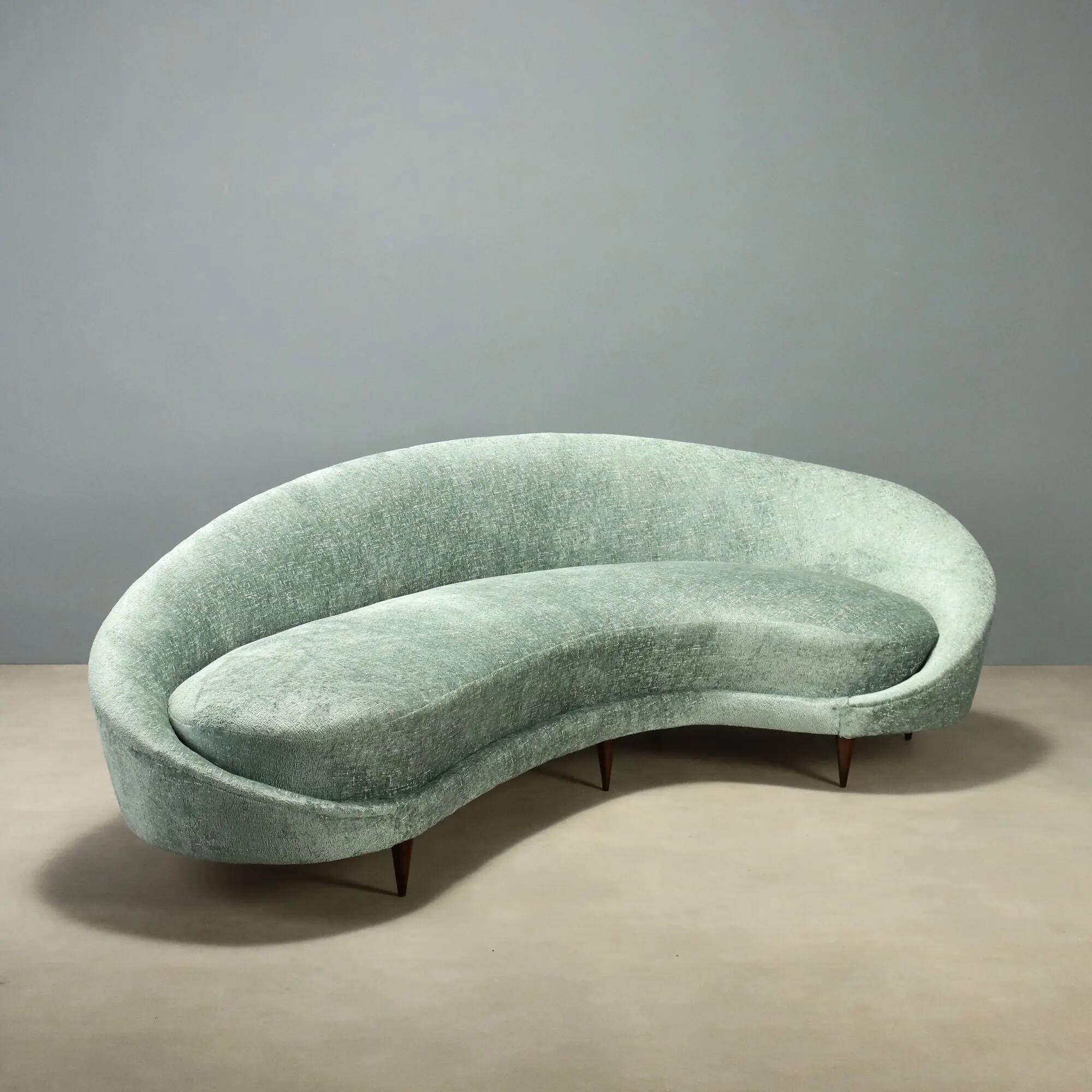 Vintage fabric and beech sofa, Italian design from the 1950s.