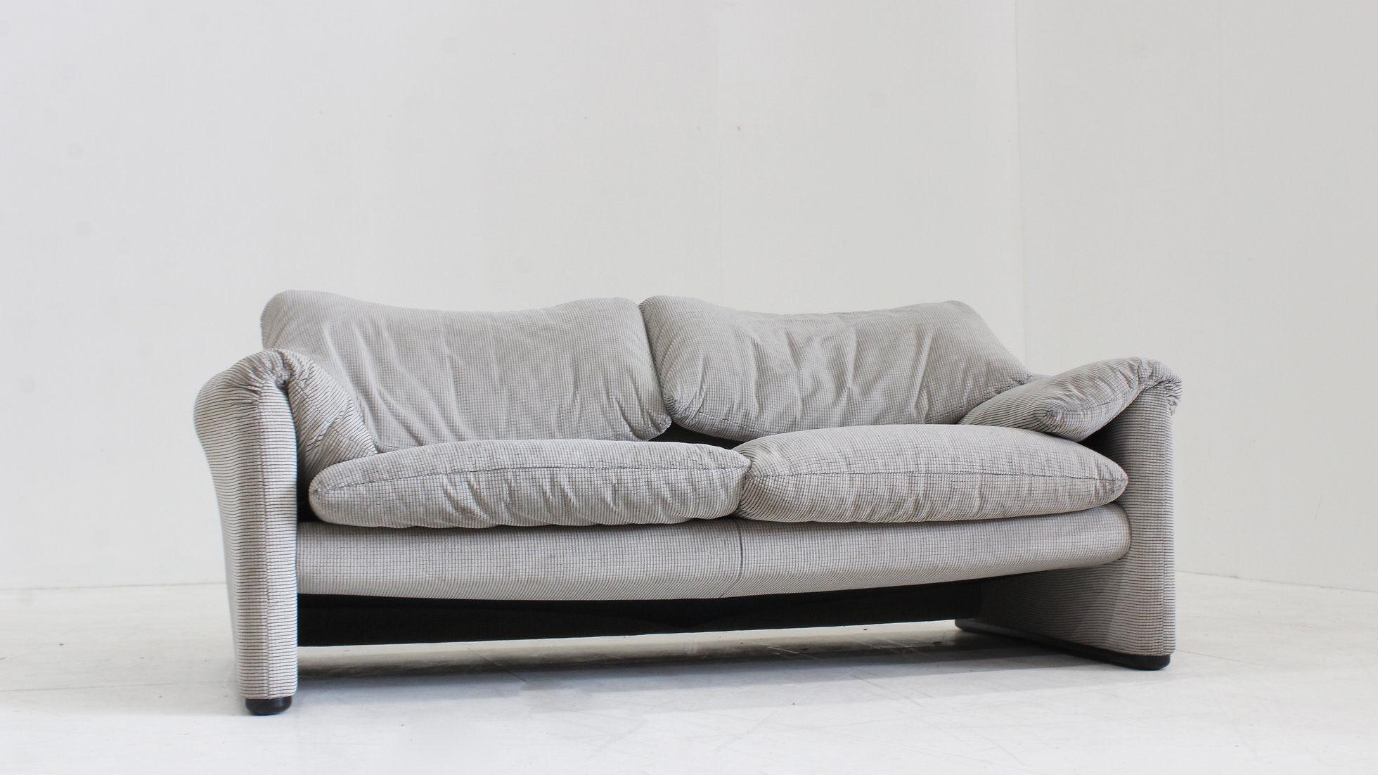 Vintage Cassina Maralunga 2 seater sofa Vico Magistretti