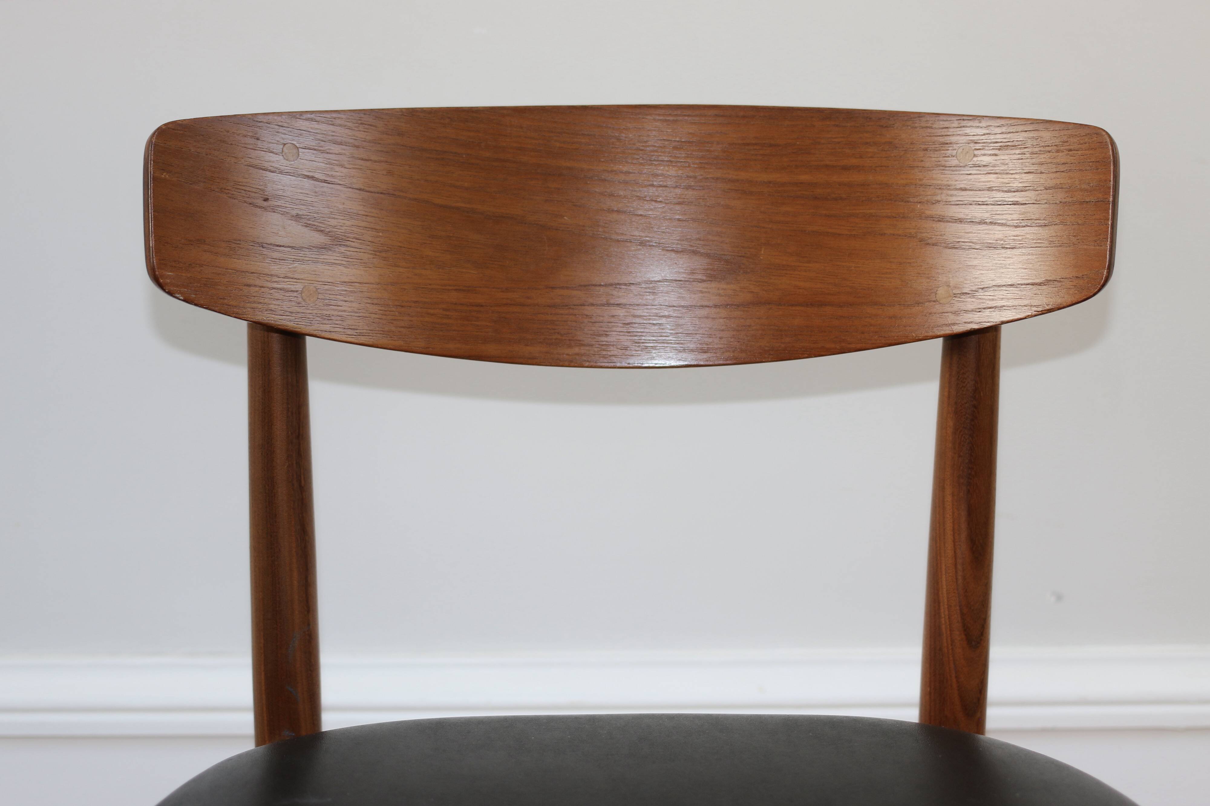 Set of 6 Scandinavian vintage teak chairs HW Klein 1960