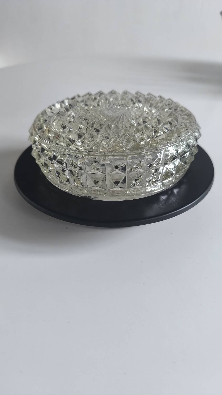 Wall lamp in chiseled glass and lacquered metal 1970