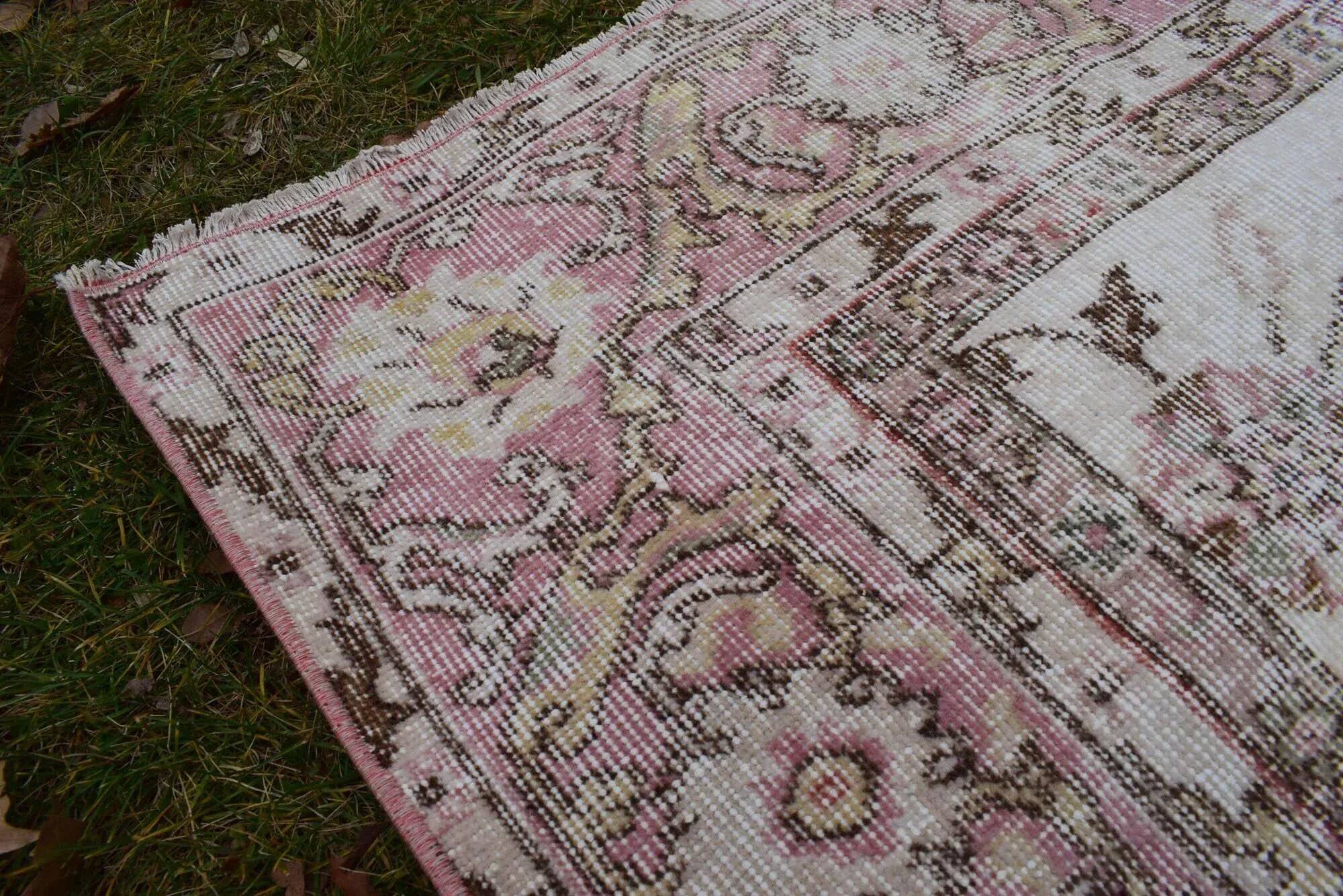 Vintage Turkish Oushak rug 195x305 cm