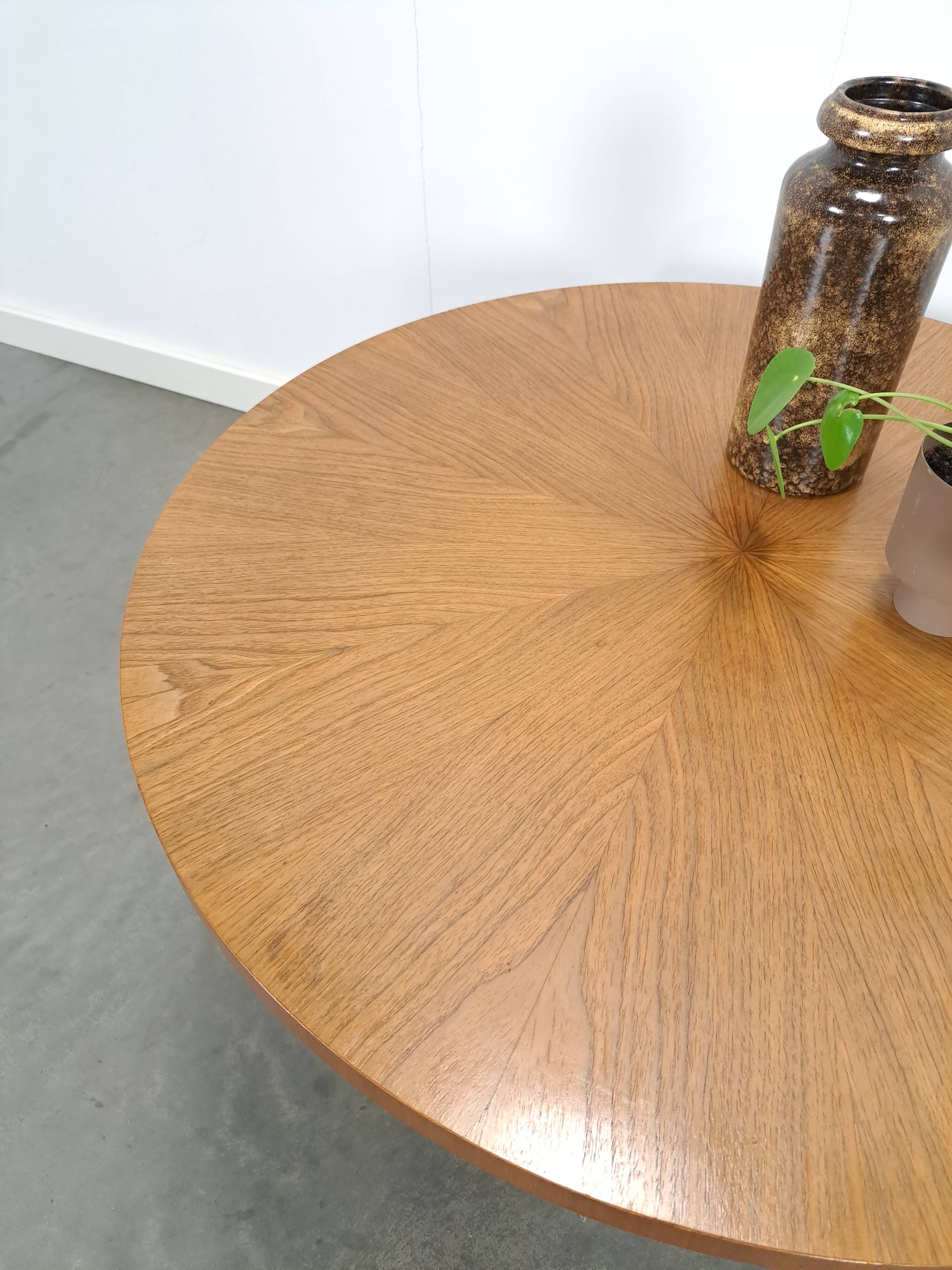 Table basse ronde avec pieds en bois Ilse Möbel