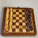 Travel chess set, in marquetry, magnetic pieces