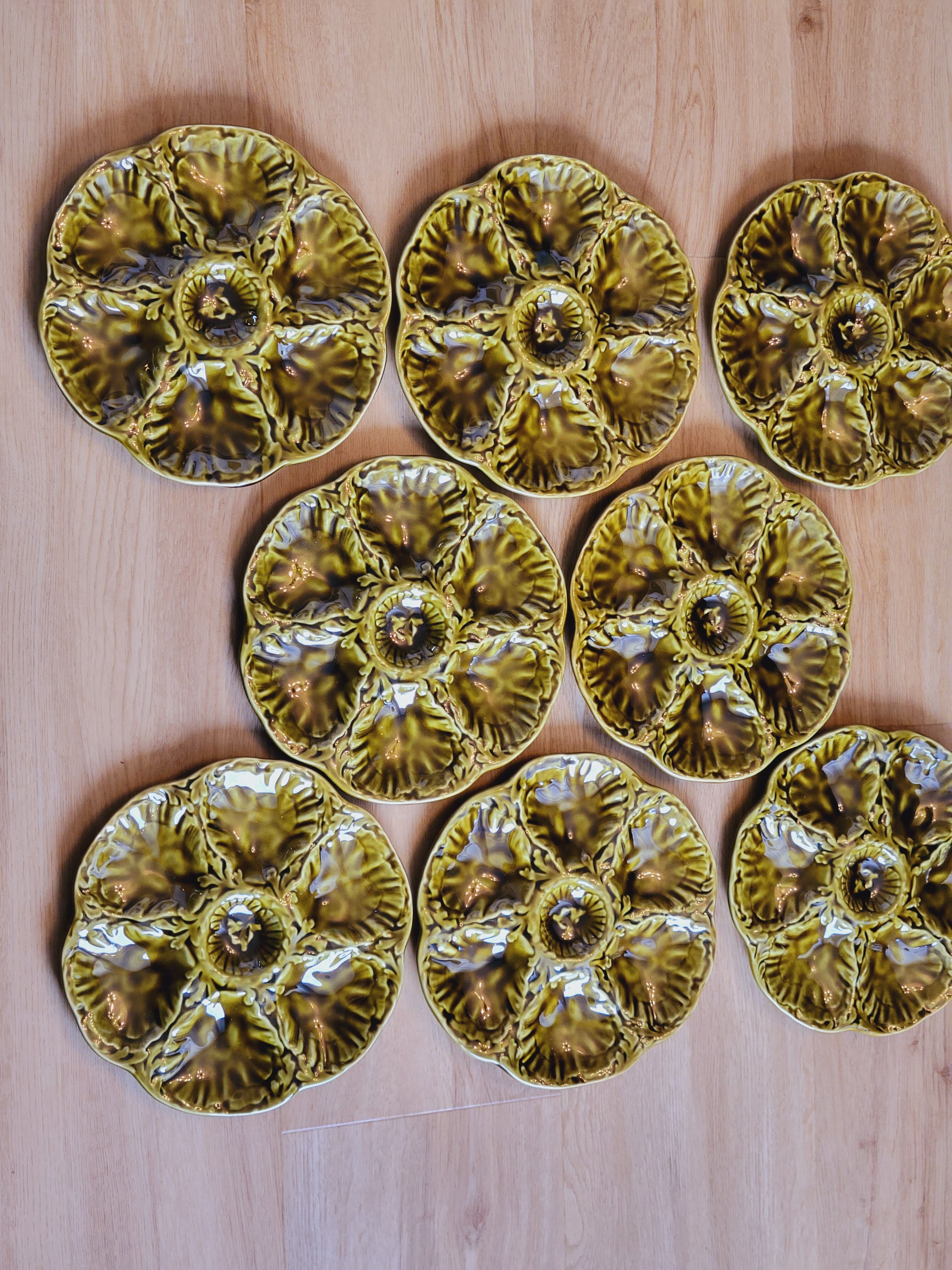 8 oyster plates barbotine Gien green color