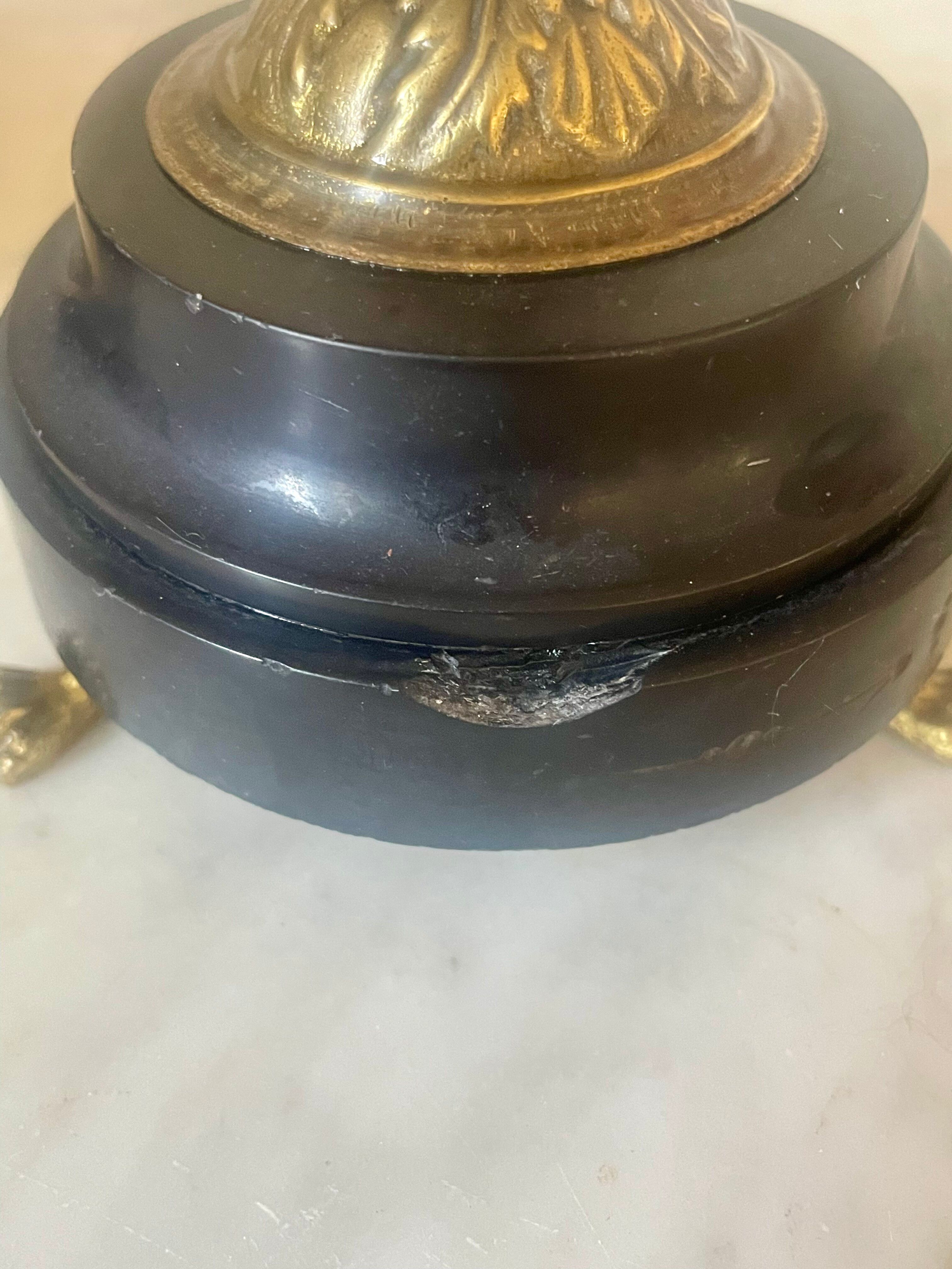 Paire de vases cornets cristal, onyx et bronze