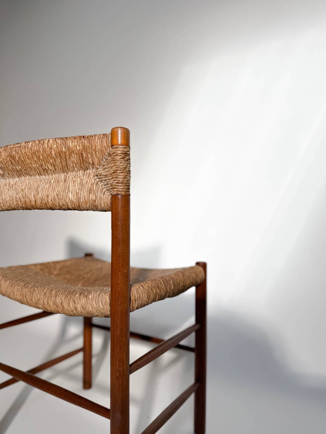 Lot de 5 chaises Charlotte Perriand modèle Dordogne