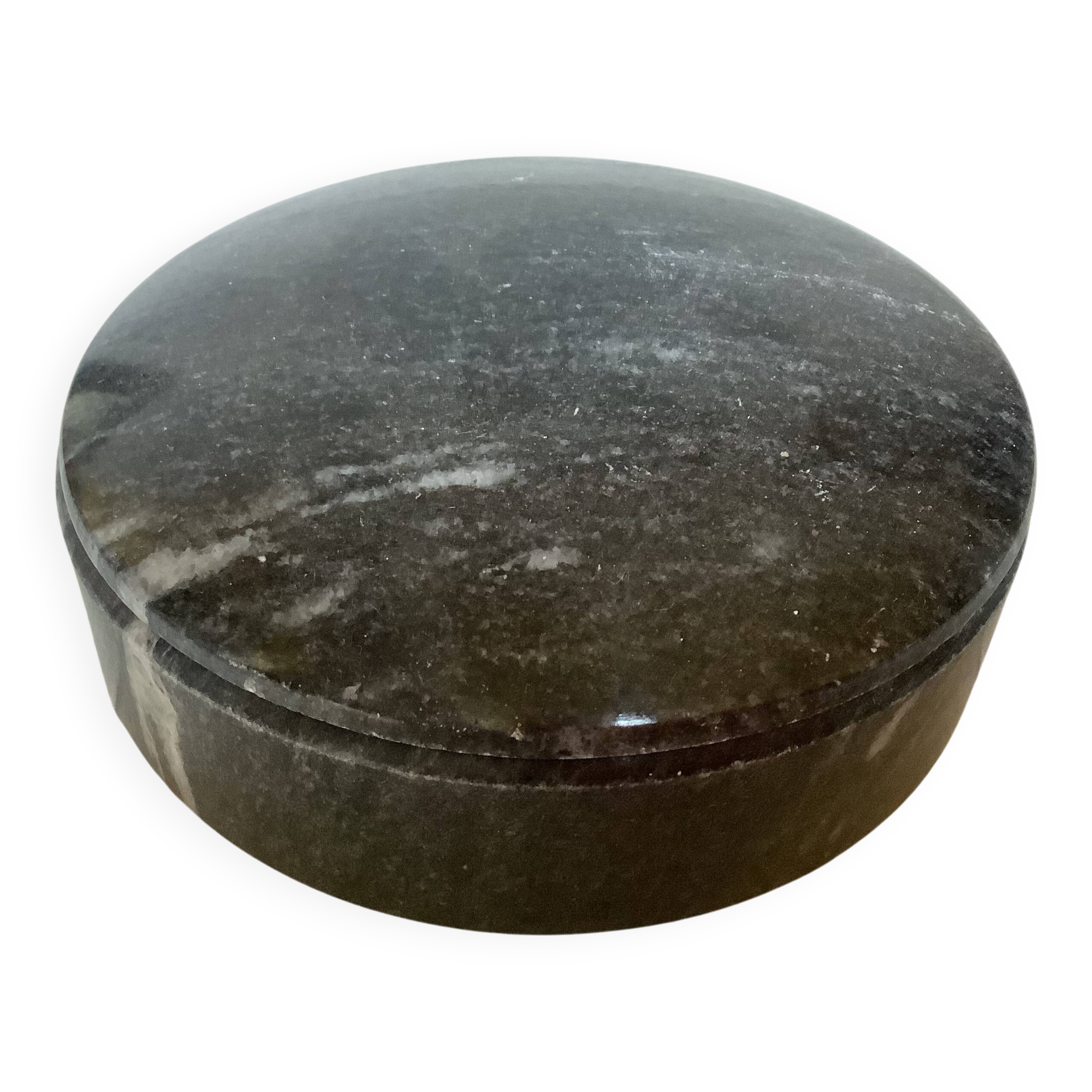 Trinket box in veined marble