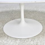 Knoll coffee table, Eero Saarinen, "tulip" model, white melamine wood. Signed, USA, circa 1960