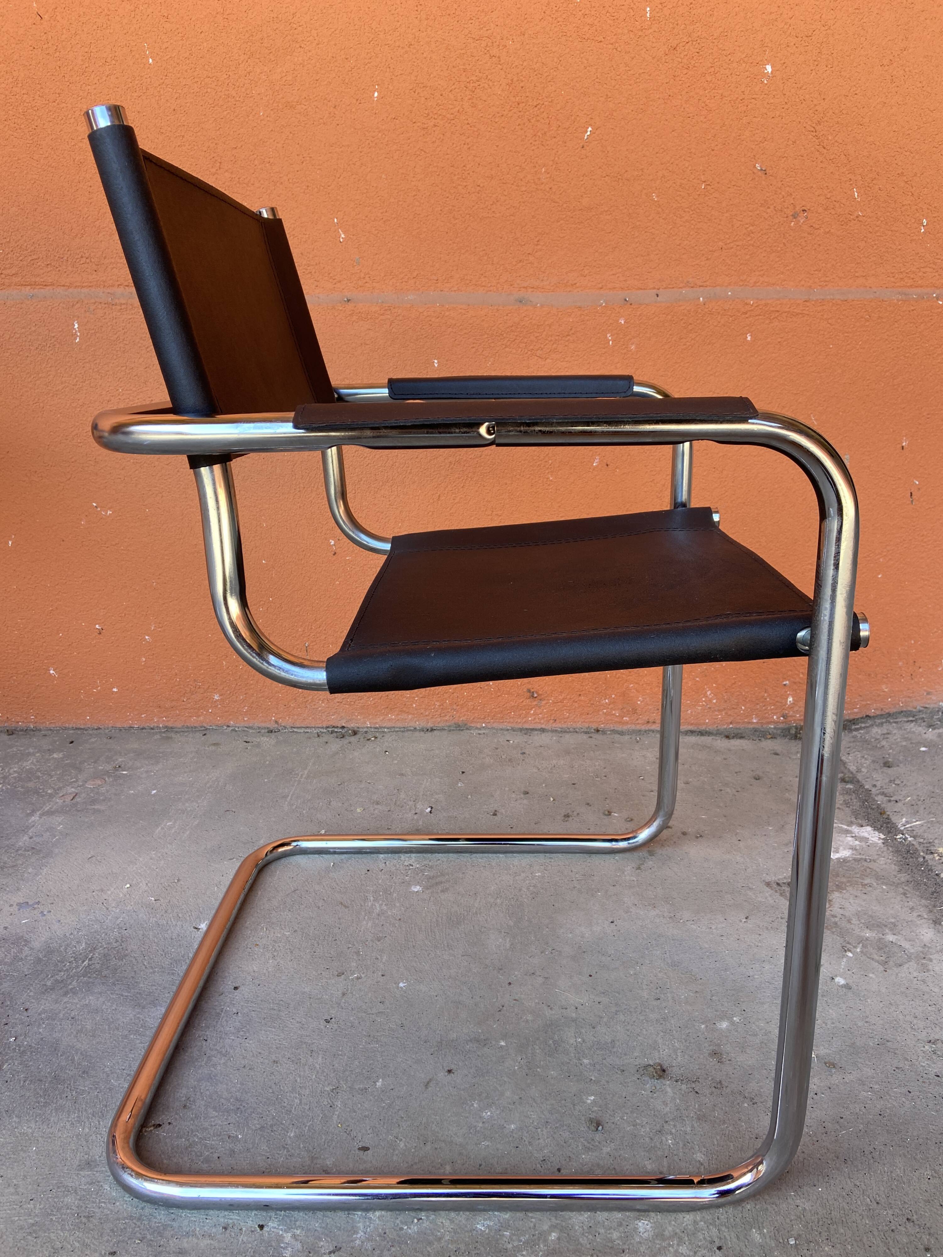 Set of 4 vintage cantilever chairs 1980