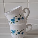 Duo of Arcopal forget-me-not cups