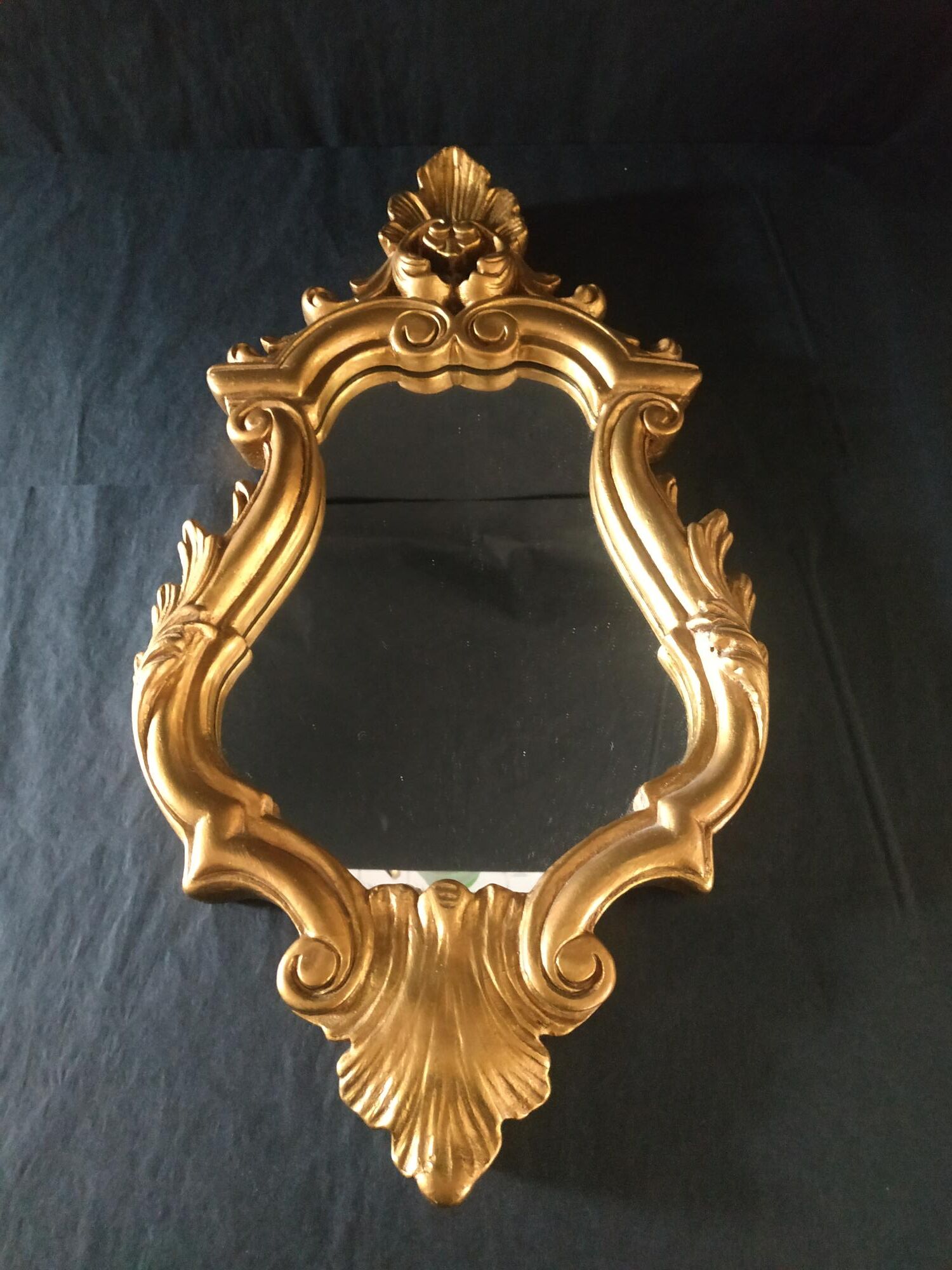 Miroir en stuc doré ancien