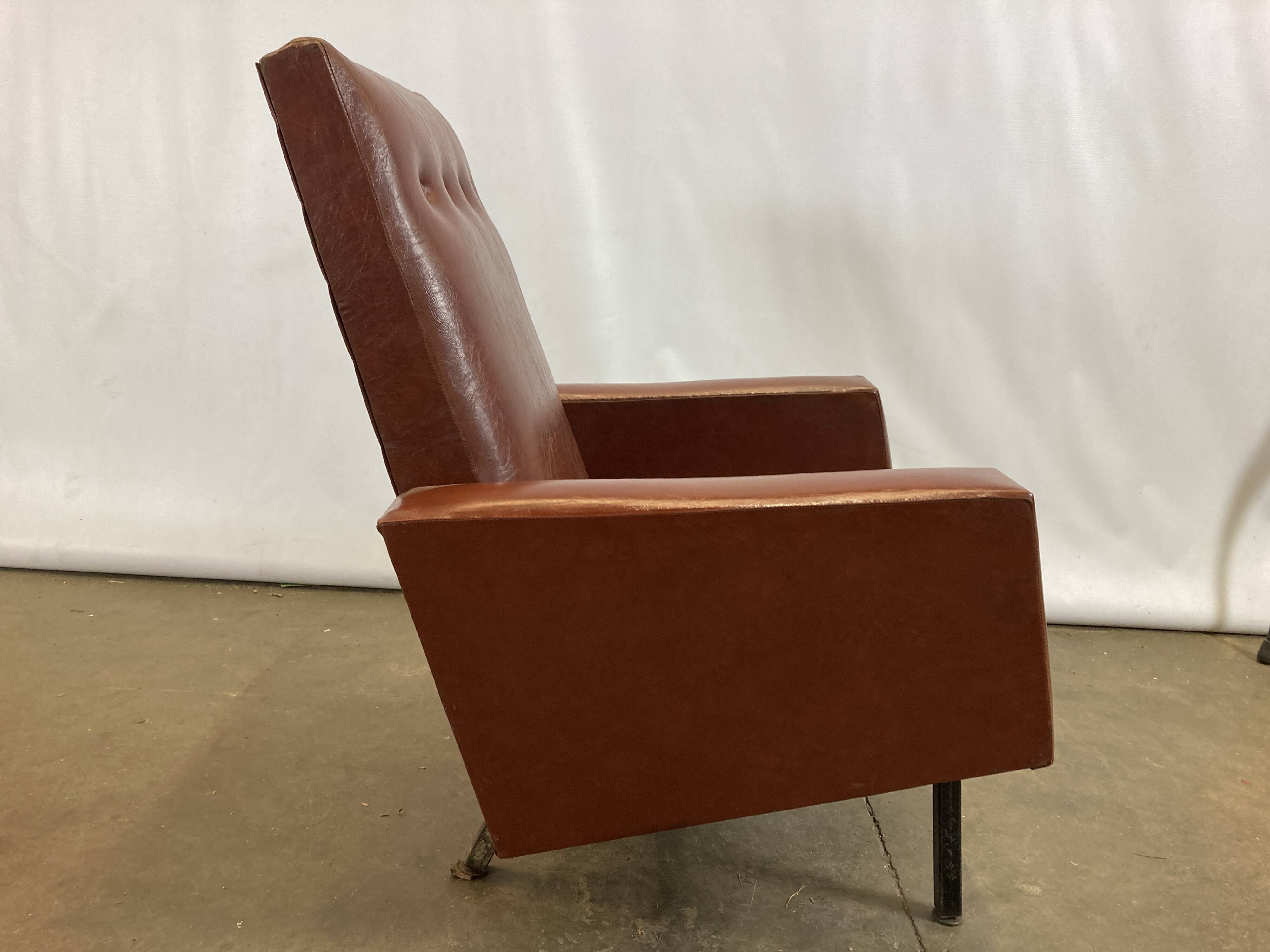 Fauteuil vintage simili cuir bordeaux