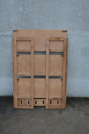 Folding library, bookseller's shelf