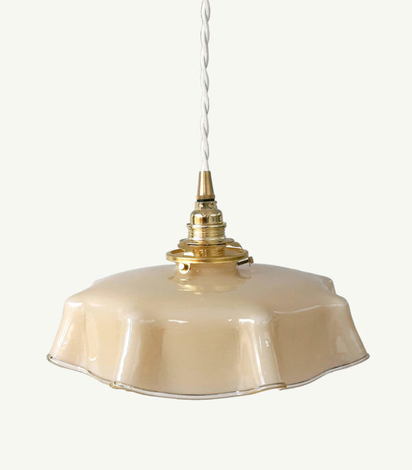 Suspension opaline