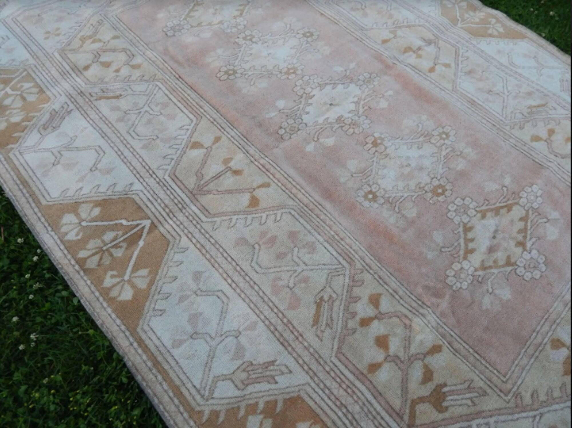 Vintage Turkish Oushak rug 193x266 cm