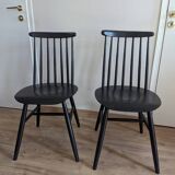 Set of 2 black wooden chairs