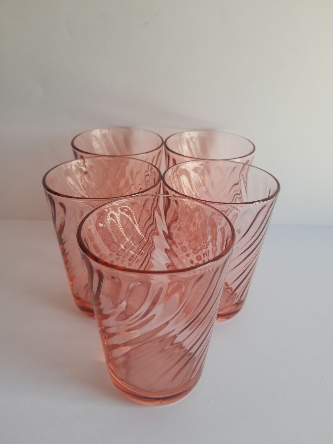 Set of 5 vintage rosaline twisted water glasses