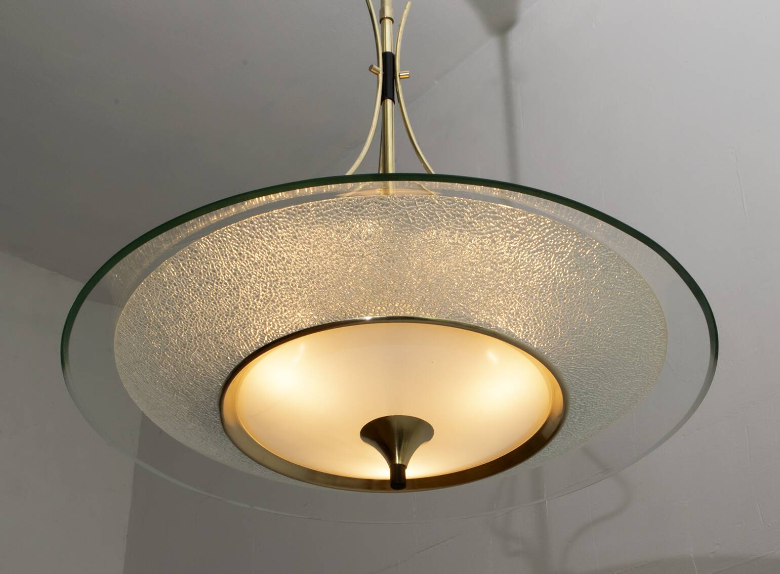 Lustre italien en verre et laiton de style Fontana Arte, années 40