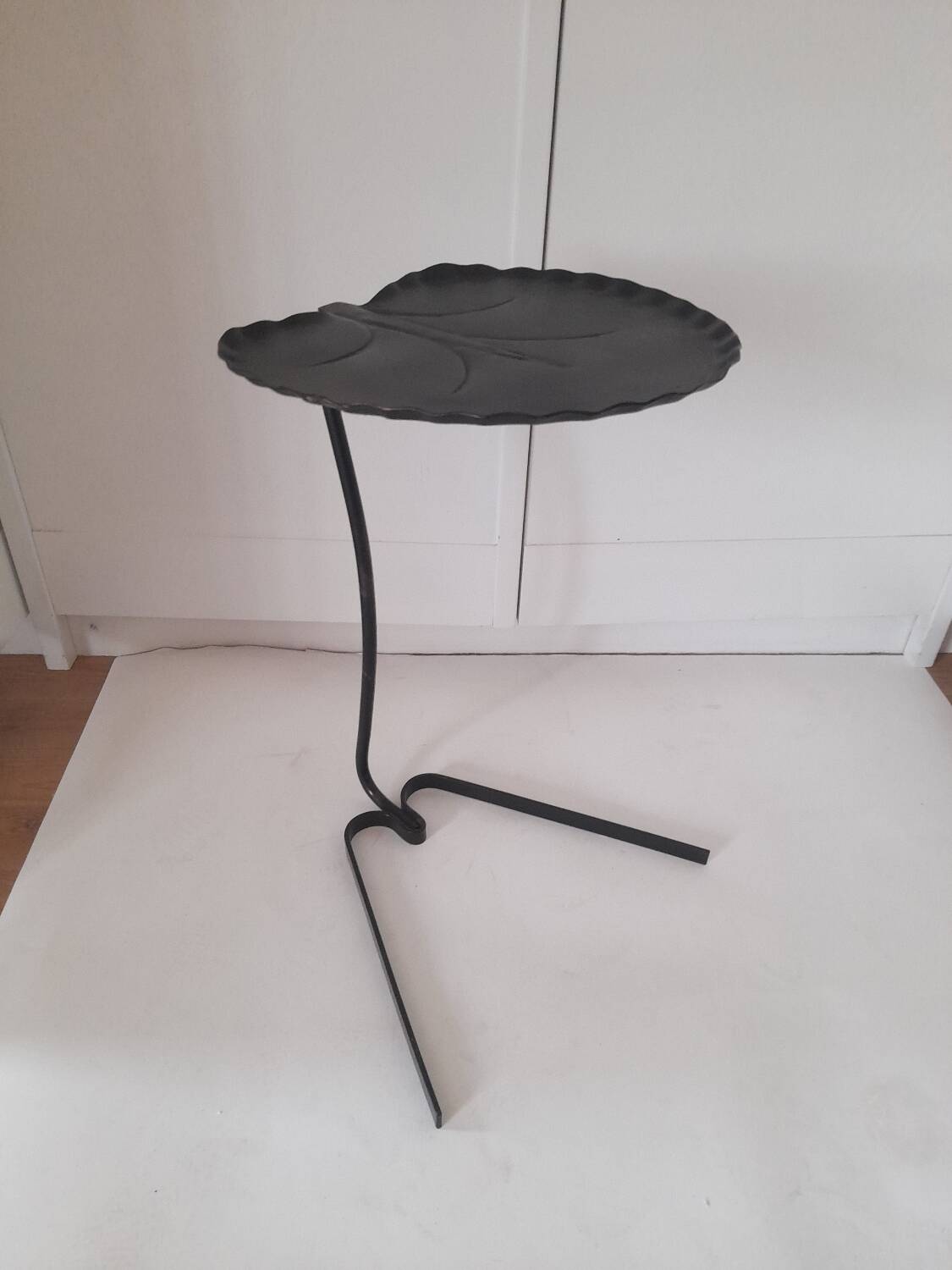 Small side table lily pad by Salterini