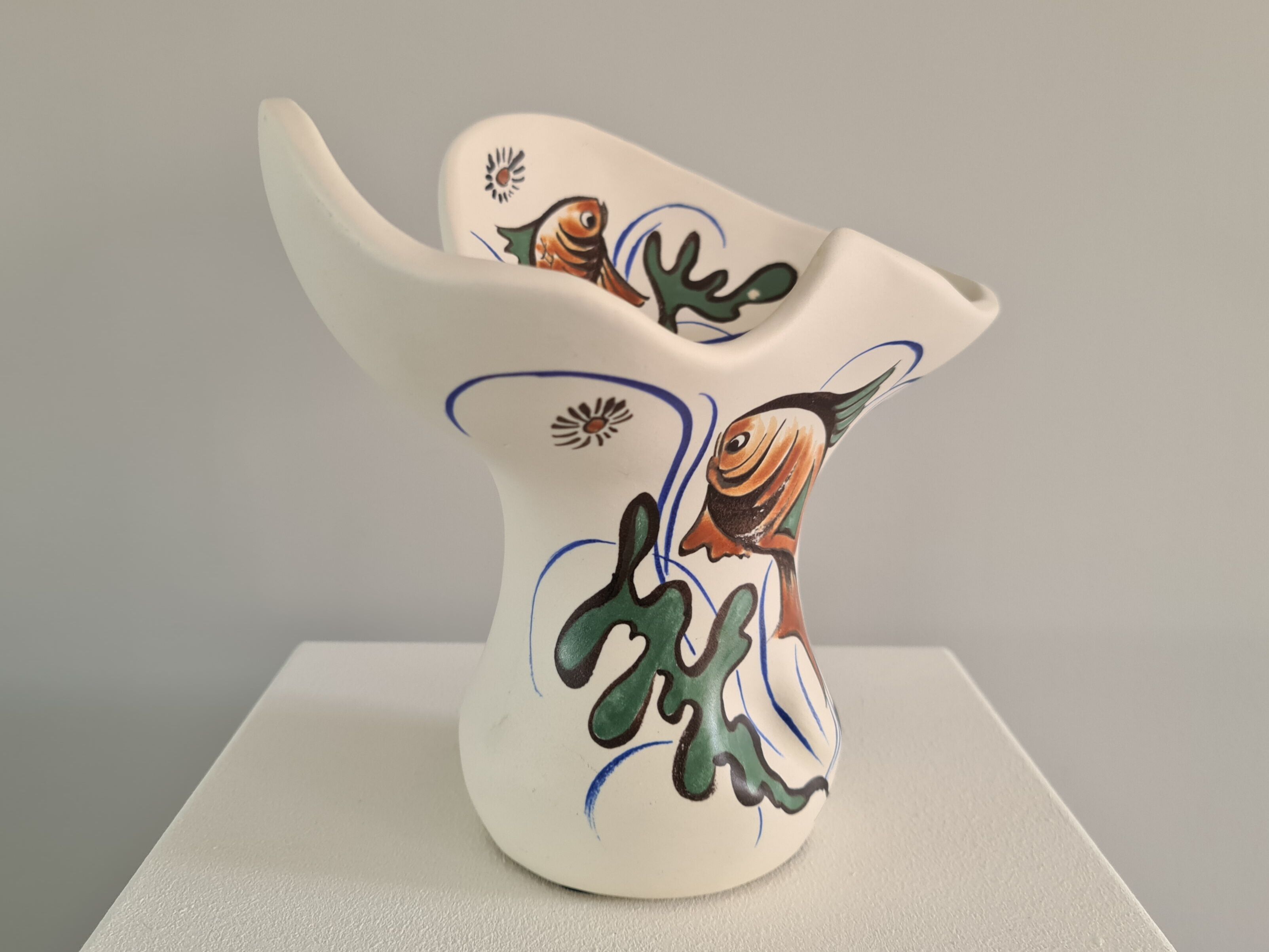 Corolla vase signed 1950
