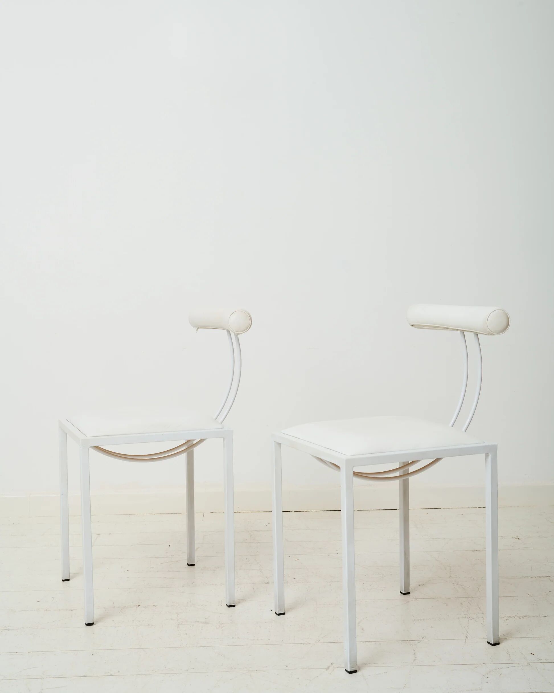 Paire de chaises post moderne, Artelano, 1980s