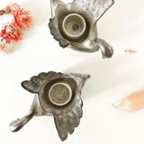Duo candle holders in metal swan pattern
