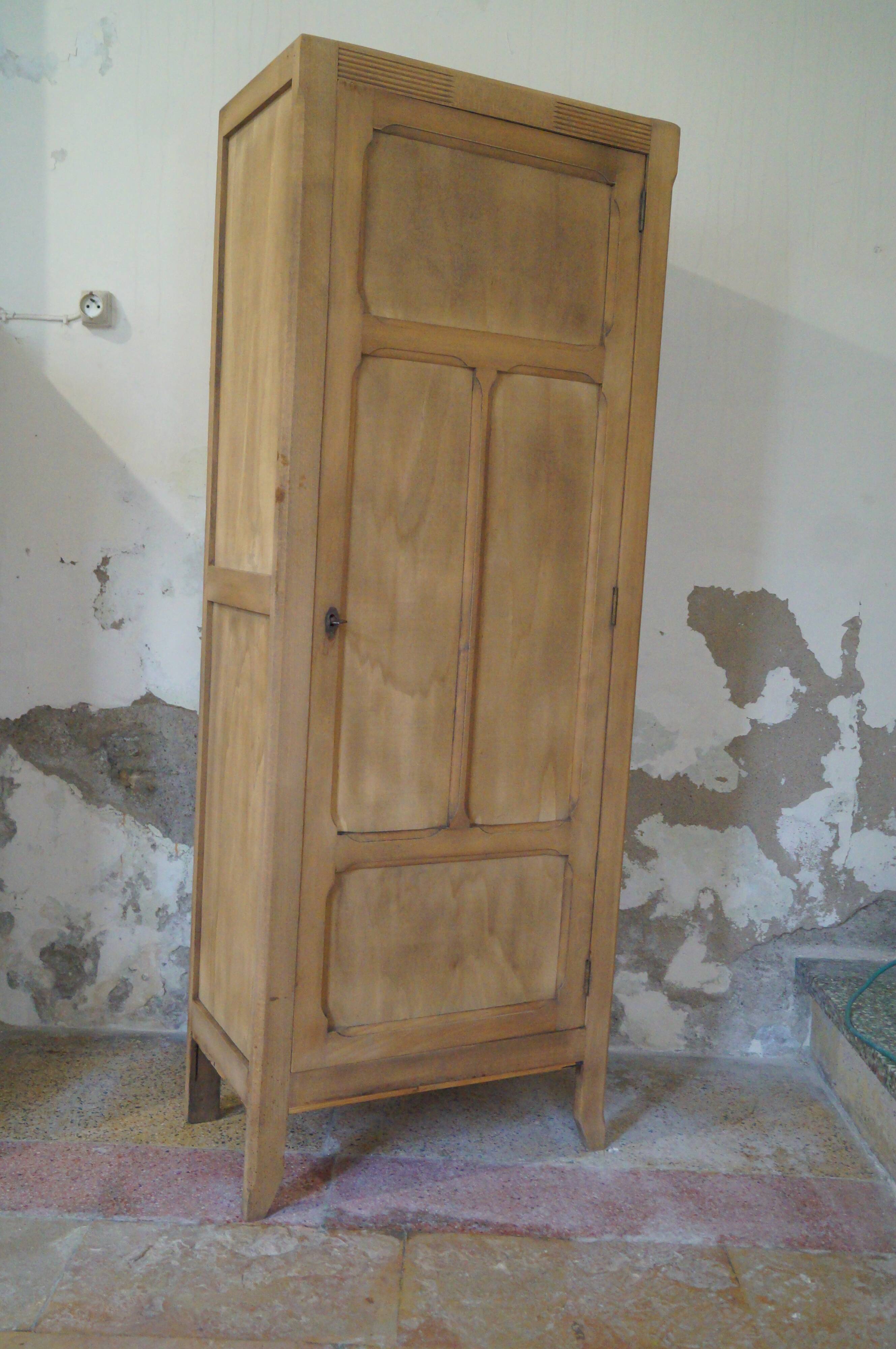Armoire parisienne en bois brut 1940