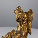 Sculpture Reine et Anges en terre cuite dorée