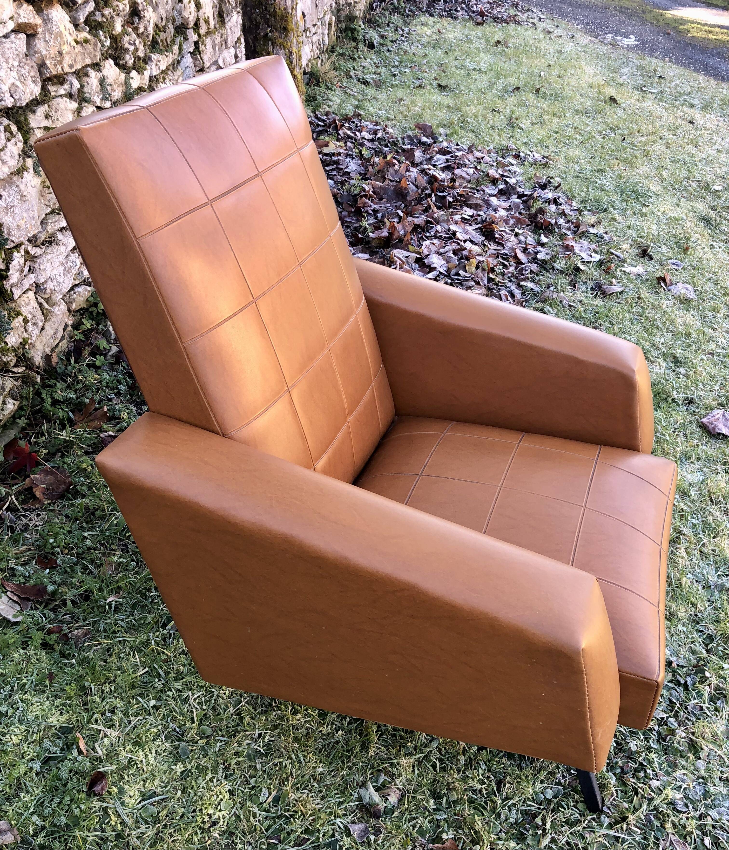 Vintage skaï armchair