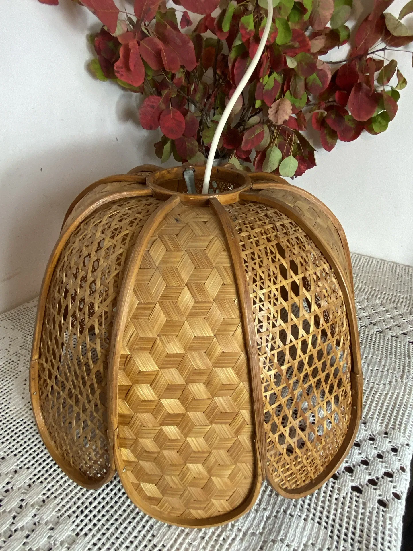 Suspension made of rattan and wicker