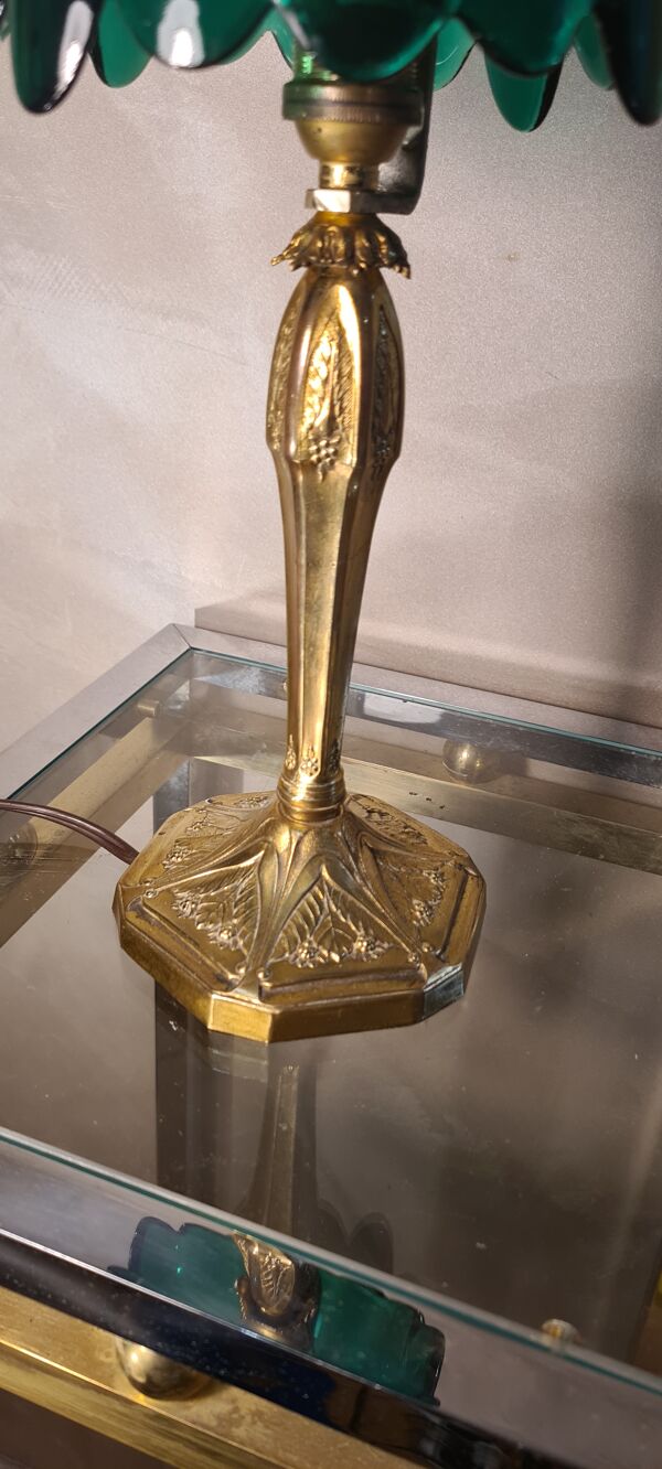 Lampe bronze doré  ciselé  ,art nouveau  ,art deco avec jolie tulipe  original 33x15  electricité ok