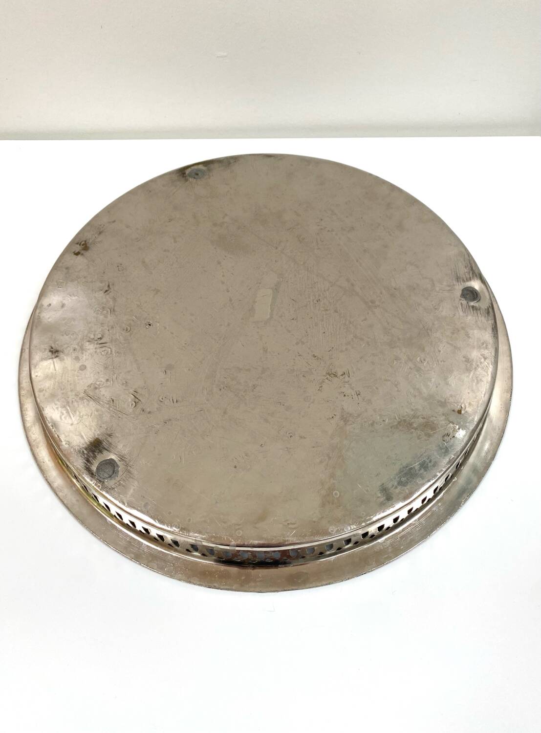 Grand plateau traditionnel oriental en métal argenté