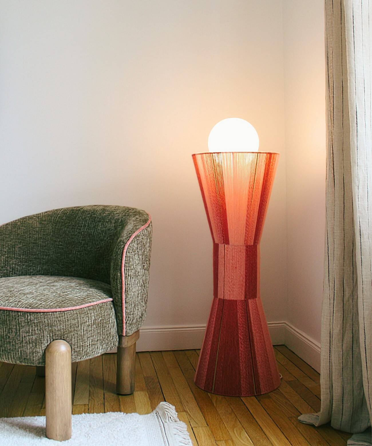 Lampadaire rose "La Créative"