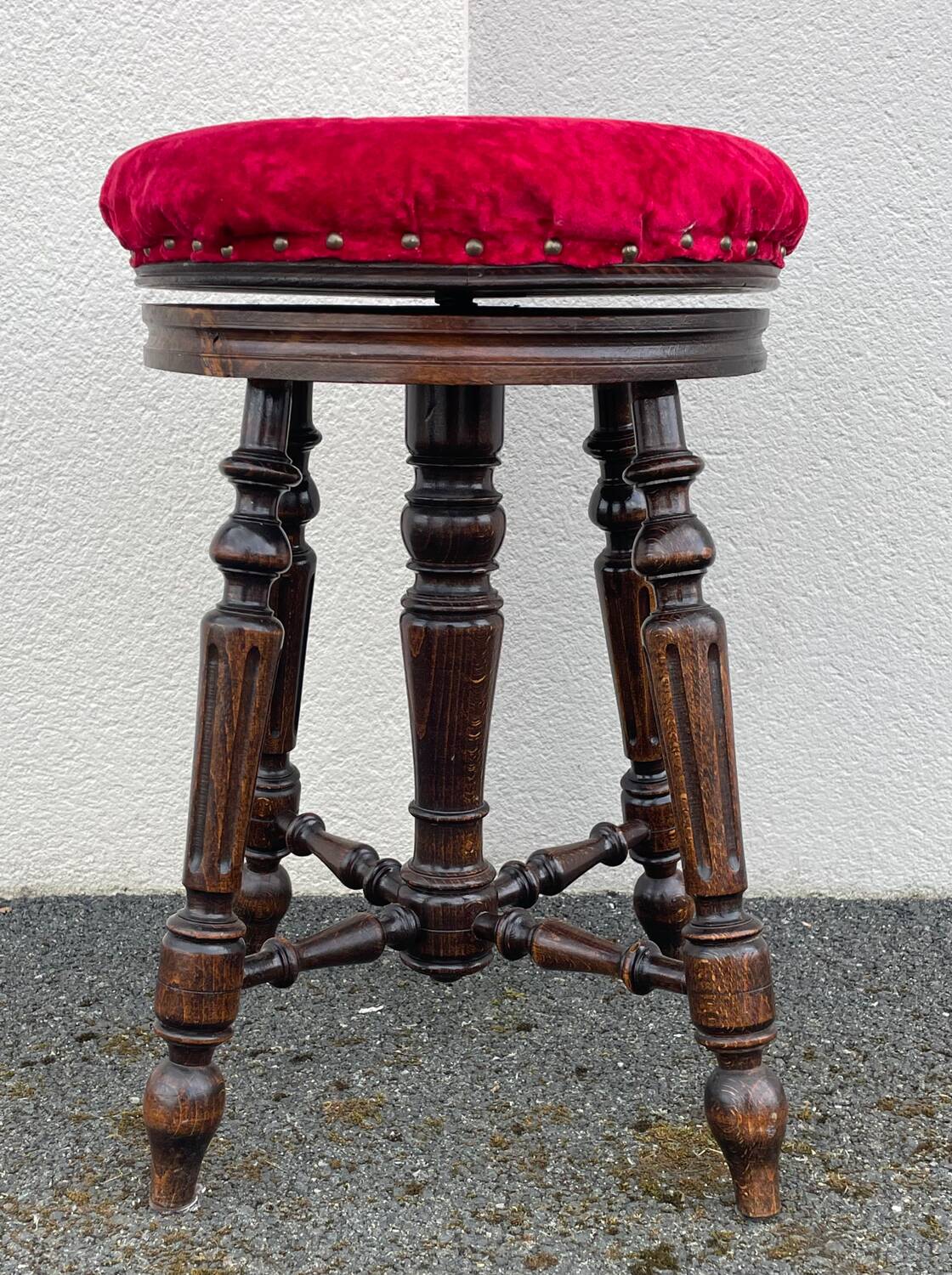 Napoleon III piano stool