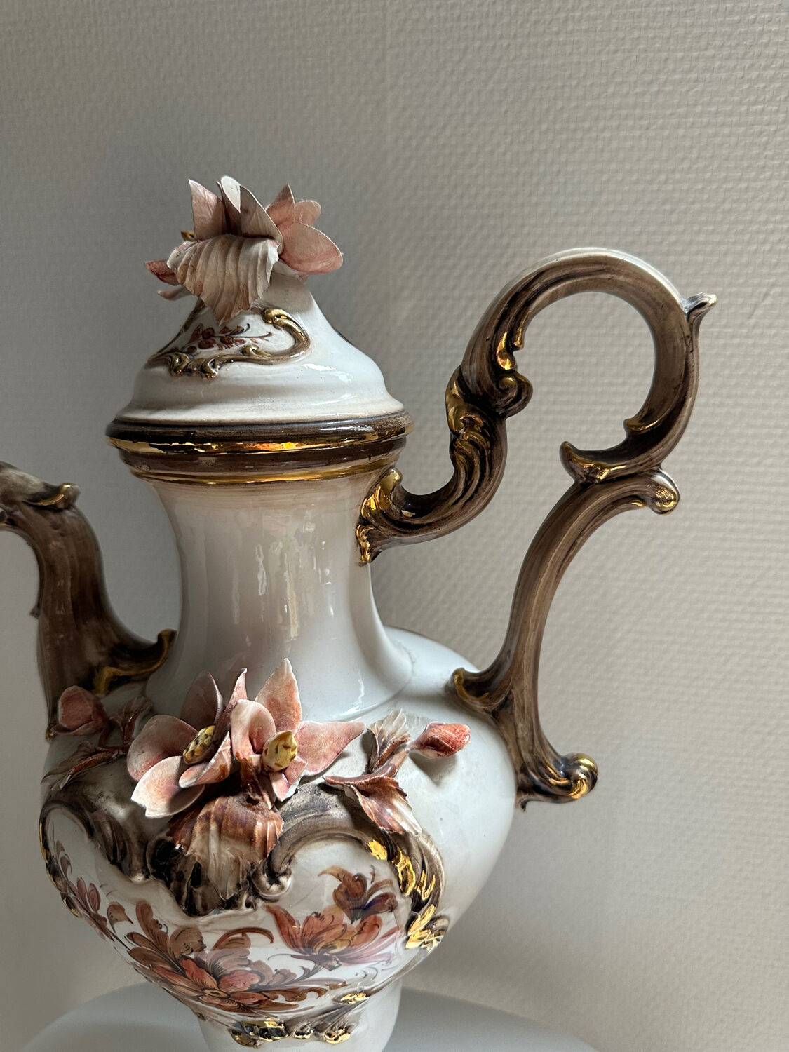 Bassano porcelain vase
